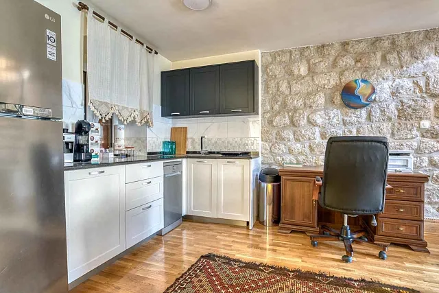 Stunning Stone Villa in Prčanj with Panoramic Bay Views — photo 6